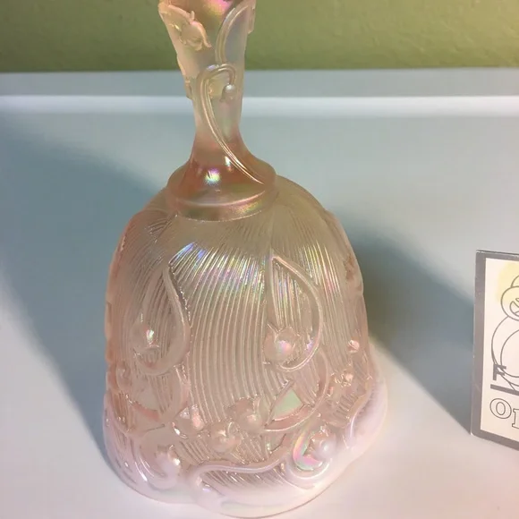 SOLD Beautiful Retro Fenton Pink Opalescent Glass Dinner Bell - Picture 9 of 12